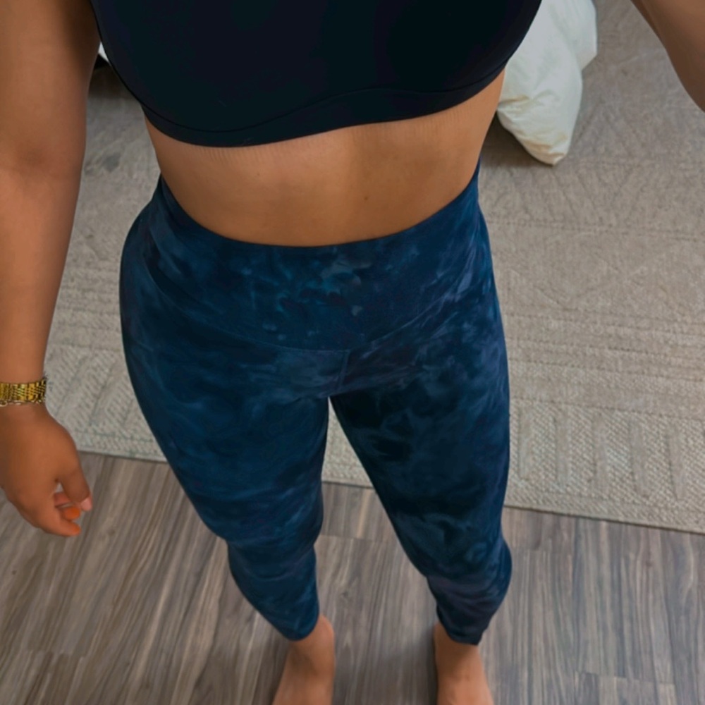 Lululemon legging .